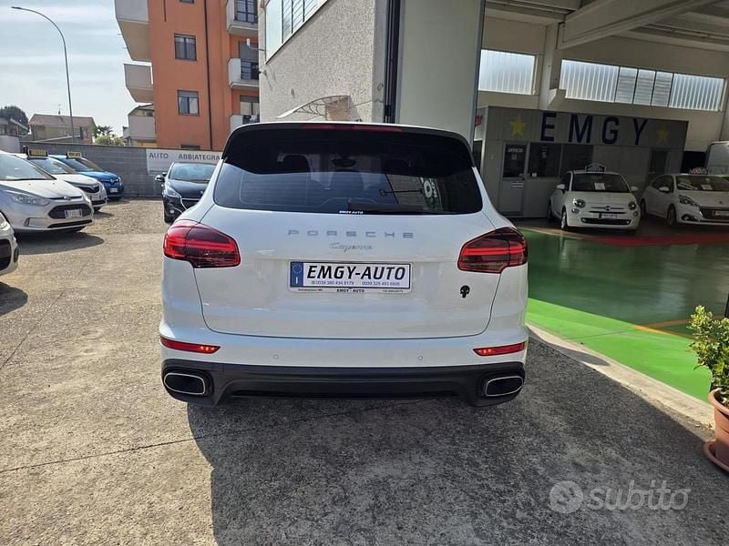 Usata Porsche Cayenne 250 CV (183 kW) 2016 Bianco SUV