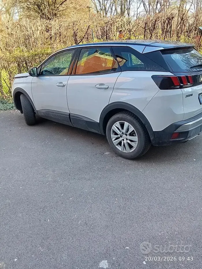 Usata Peugeot 3008 Allure Turbo 131 CV (96 kW) 2020 Bianco SUV