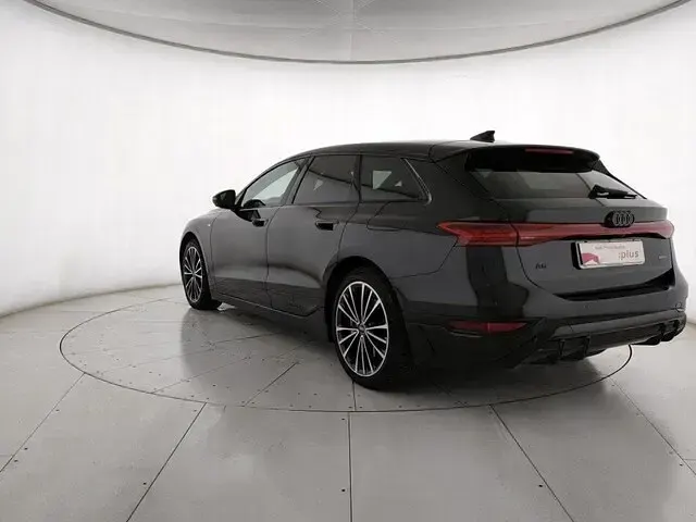 Usata Audi A6 e-tron S-Line 314 kW (428 CV) 2025 Nero mythos metallizzato Station wagon