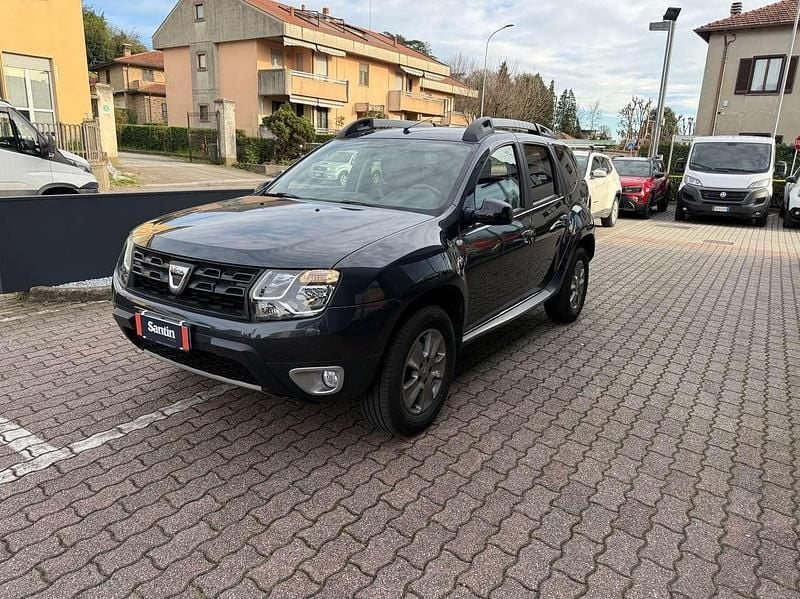 Usata Dacia Duster Lauréate 110 CV (80 kW) 2017 Grigio SUV