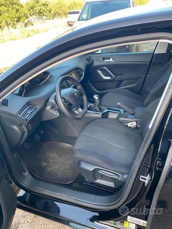 Usata Peugeot 308 116 CV (85 kW) 2015 Nero Station wagon