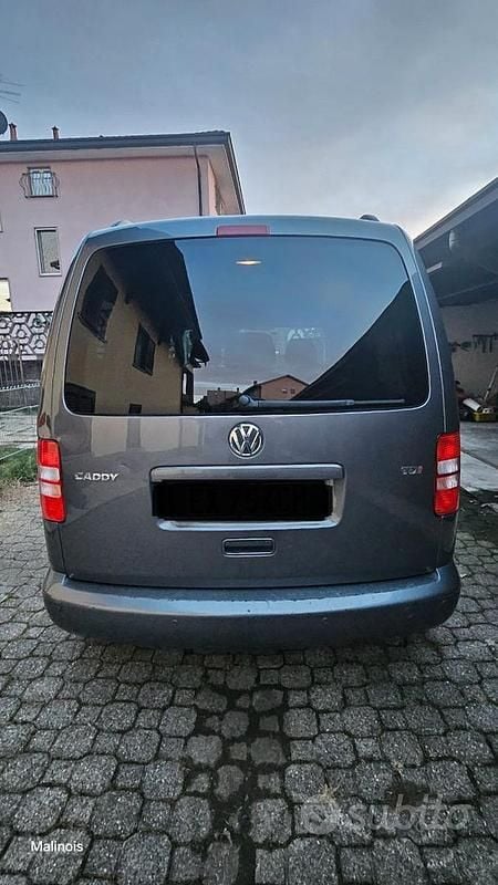 Usata VW Caddy 102 CV (75 kW) 2014 Grigio Monovolume