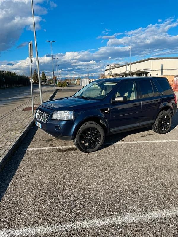 Usata Land Rover Freelander 2 HSE 160 CV (117 kW) 2009 Blu SUV