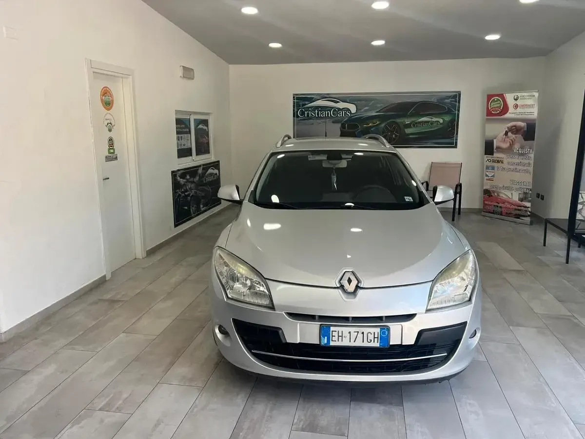 Usata Renault Mégane GrandTour 110 CV (80 kW) 2011 Argento Station wagon