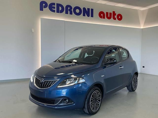 Usata Lancia Ypsilon Gold 70 CV (51 kW) 2022 Antracite Utilitaria