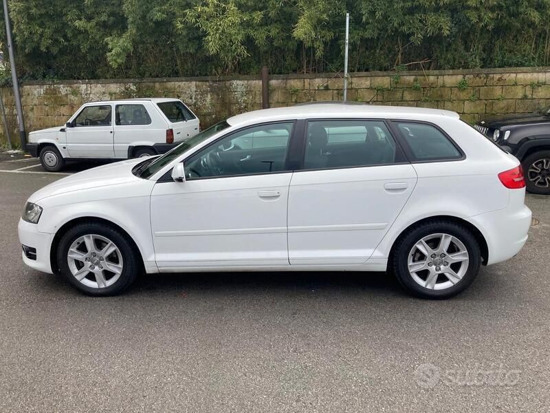 Bianco Usata 2012 Audi A3 Young Tre volumi | 6500 € - Immagine 1/4