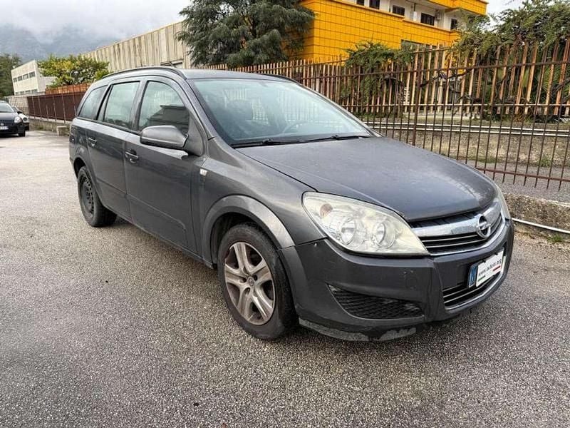 Usata Opel Astra Cosmo 110 CV (80 kW) 2008 Grigio Station wagon