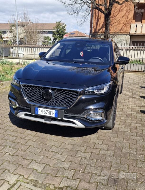 Usata MG HS Luxury 162 CV (119 kW) 2023 Nero SUV