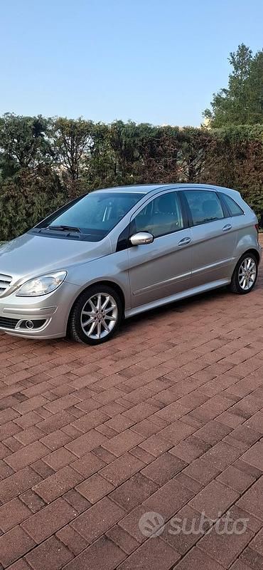 Usata Mercedes B200 140 CV (102 kW) 2008 Monovolume