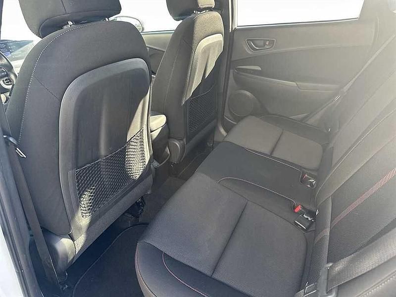 Usata Hyundai Kona 120 CV (88 kW) 2021 Bianco SUV