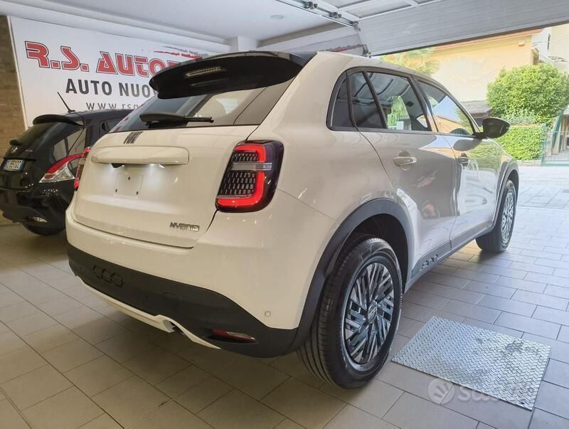 Nuova Fiat 600 Comfort 101 CV (74 kW) 2025 Bianco(met.) SUV