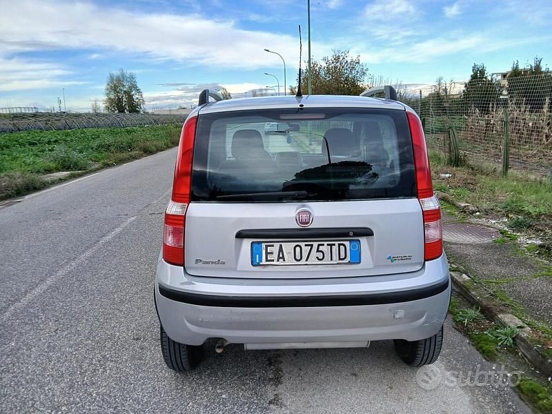 Begagnad Fiat Panda Dynamic 59 HK (43 kW) 2010 Svart Sedan