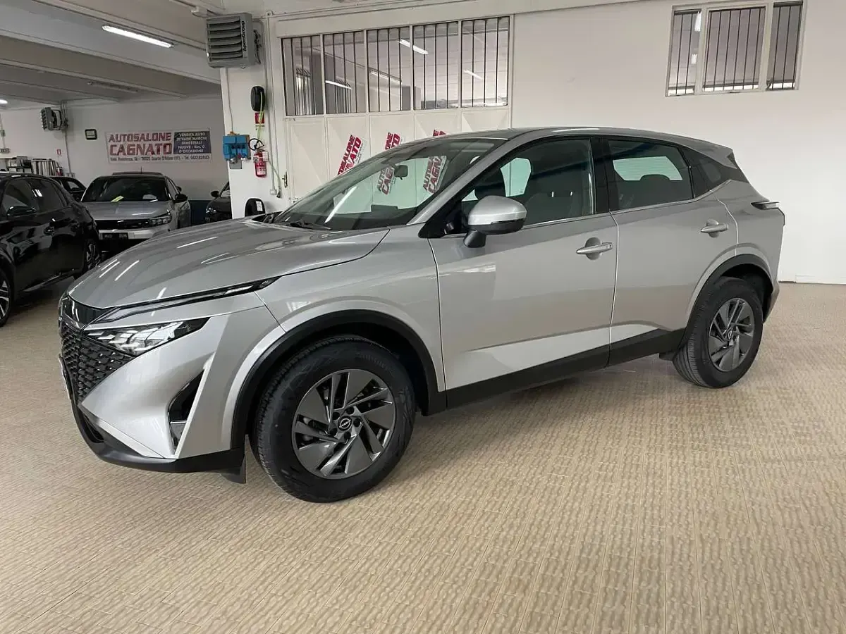 Usata Nissan Qashqai Acenta 140 CV (102 kW) 2025 Grigio SUV