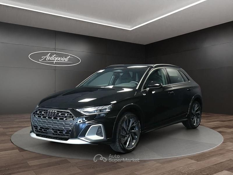 Uusi Audi A3 Ambiente 150 HP (110 kW) 2025 Musta Viistoperä