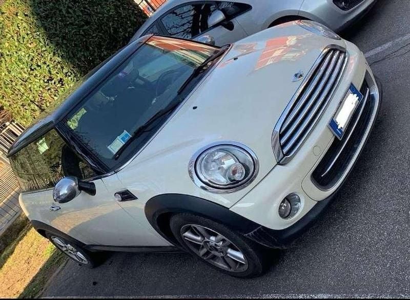 Bianco Usata 2011 Mini Cooper D Due volumi | 7500 € (Cara) - Immagine 1/4