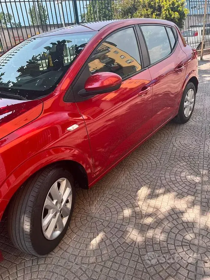 Usata Dacia Sandero Comfort 101 CV (74 kW) 2022 Rosso Berlina