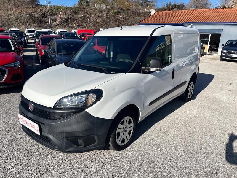 Bianco Usata 2020 Fiat Doblò Monovolume | 9990 € (Buon prezzo) - Immagine 1/4
