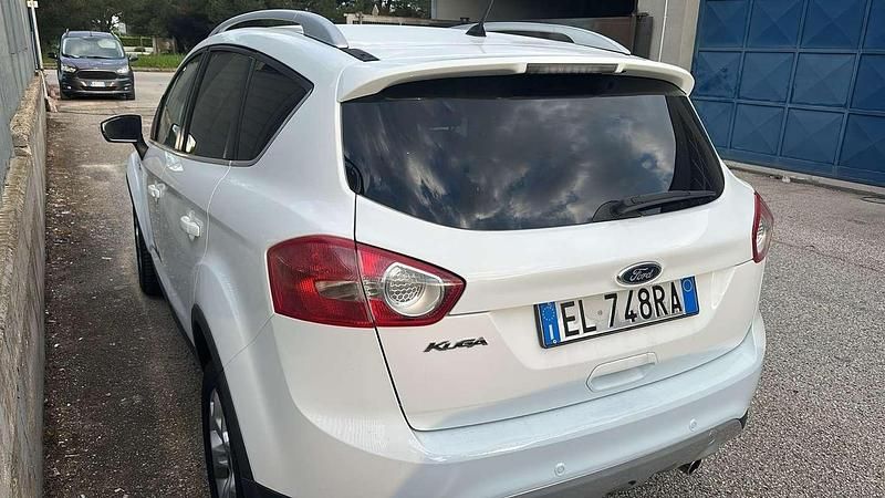Usata Ford Kuga 140 CV (102 kW) 2012 SUV