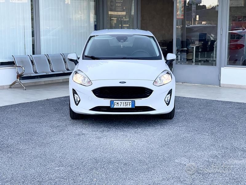 Usata Ford Fiesta 86 CV (63 kW) 2017 Bianco Berlina