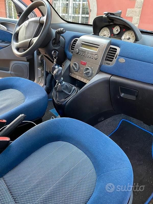 Usata Lancia Ypsilon 2004 Utilitaria