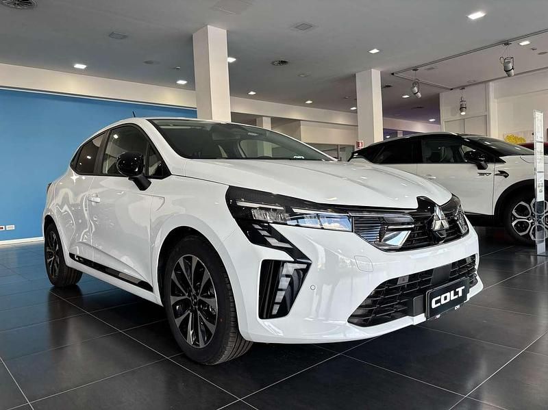 Nuova Mitsubishi Colt Invite 101 CV (74 kW) 2025 Bianco Utilitaria