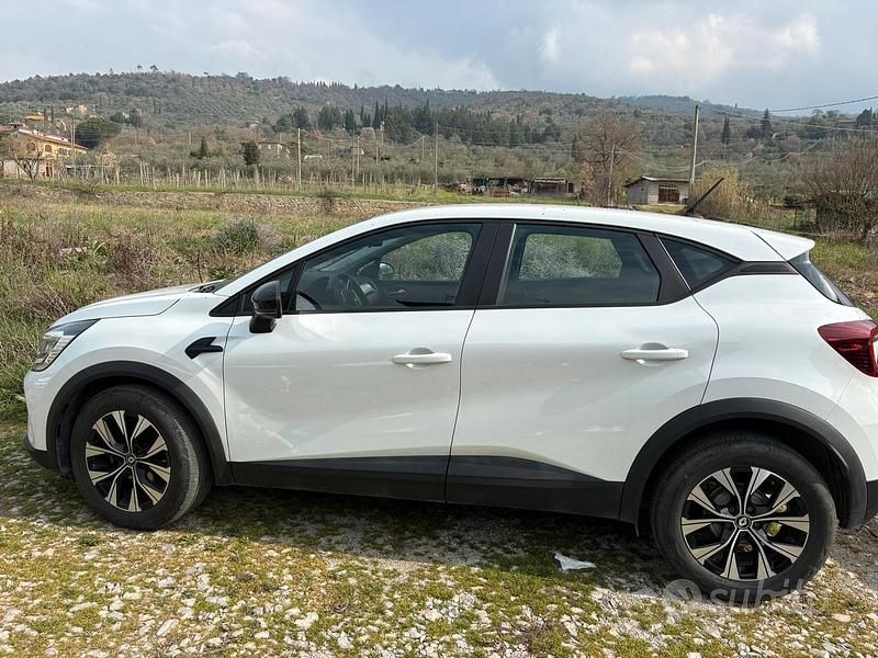 Usata Renault Captur 100 CV (73 kW) 2024 SUV