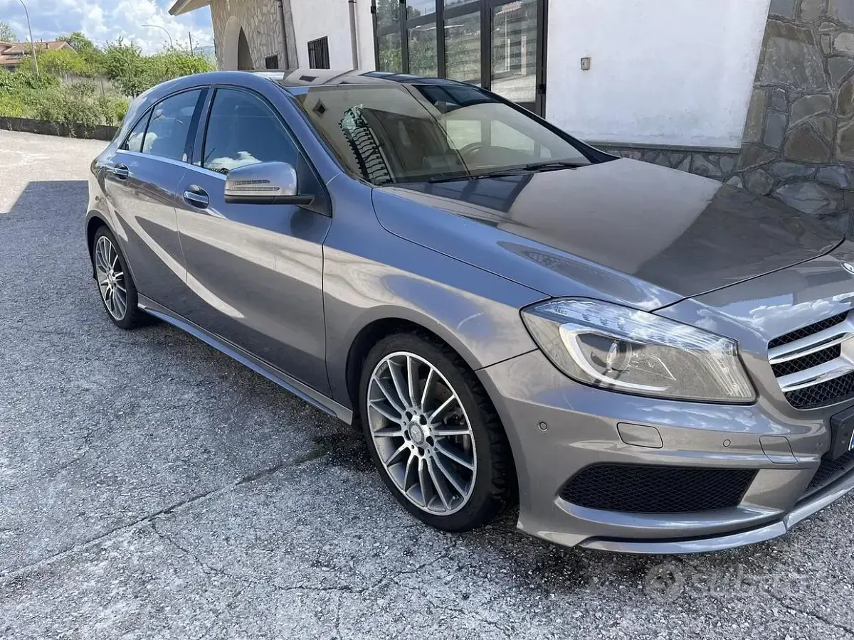 Usata Mercedes A200 AMG 136 CV (100 kW) 2014 Grigio Utilitaria