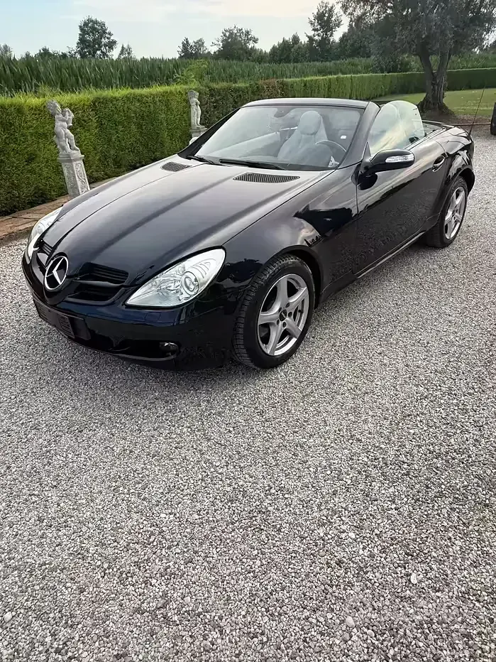 Usata Mercedes SLK280 231 CV (169 kW) 2005 Bluazzurro Cabrio