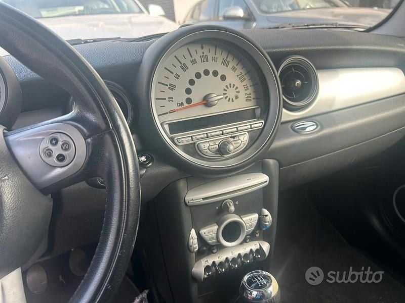 Usata Mini Cooper 120 CV (88 kW) 2007 Grigio Utilitaria
