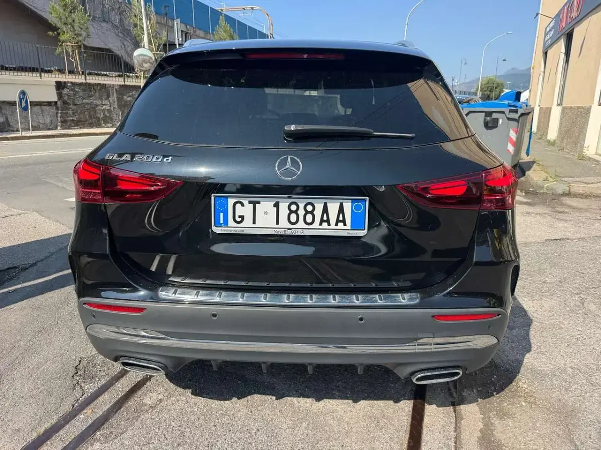 Usata Mercedes GLA200 AMG Line Premium Plus 150 CV (110 kW) 2024 Nero SUV