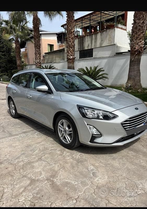 Grigio Usata 2021 Ford Focus Station wagon | 7500 € (Ottimo prezzo) - Immagine 1/4