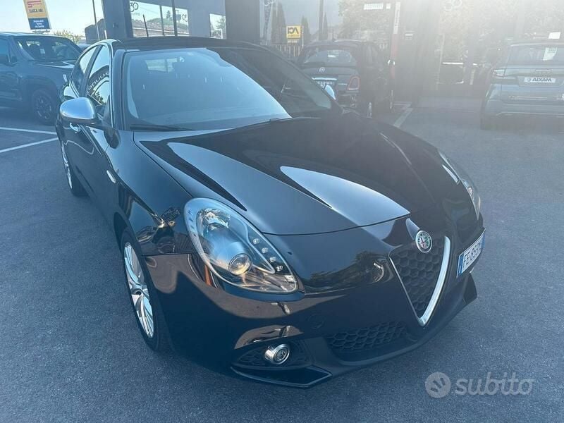 Nero Usata 2016 Alfa Romeo Giulietta Super Due volumi | 9990 € (Buon prezzo) - Immagine 1/4