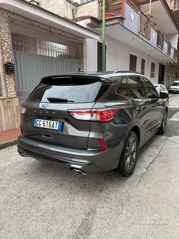 Usata Ford Kuga 120 CV (88 kW) 2021 Grigio SUV