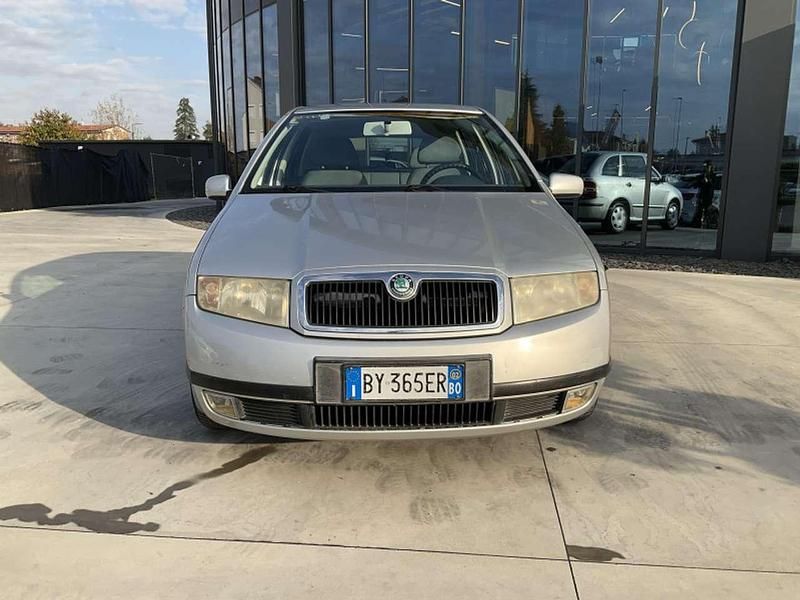 Usata Skoda Fabia Comfort 75 CV (55 kW) 2002 Argento Station wagon