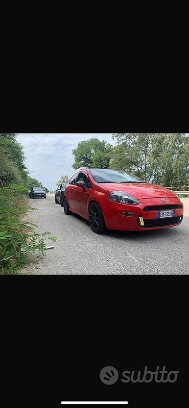 Usata Fiat Punto Sport 135 CV (99 kW) 2012 Rosso Utilitaria