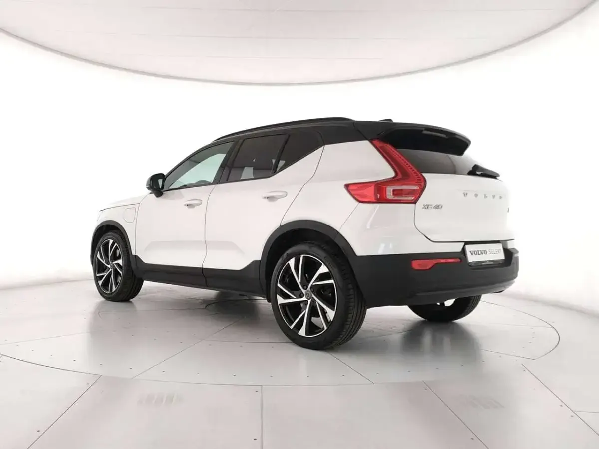 Usata Volvo XC40 R-Design 129 CV (94 kW) 2021 Bianco SUV