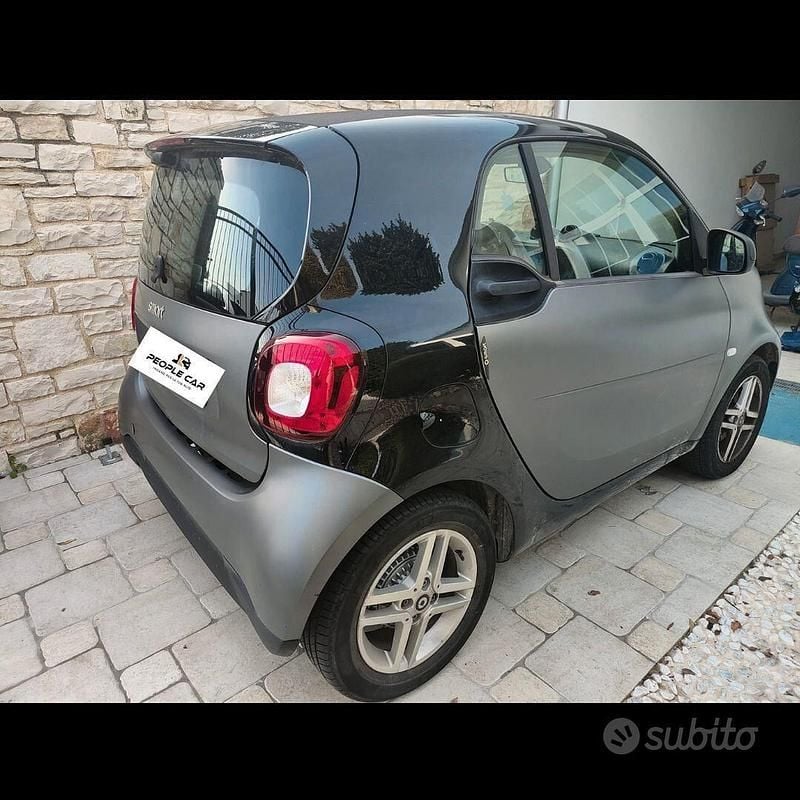 Usata Smart ForTwo Electric Drive Pure 41 kW (56 CV) 2022 Grigio Cabrio