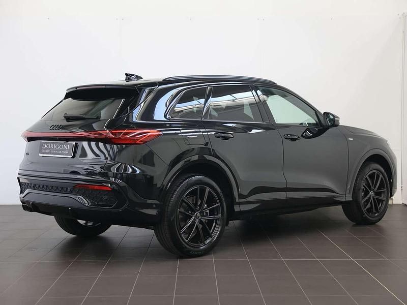 Nuova Audi Q5 S-Line 204 CV (150 kW) 2026 Nero mito metallizzato SUV