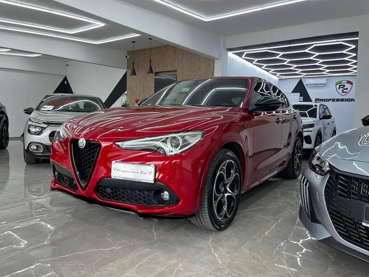 Usata Alfa Romeo Stelvio Veloce 211 CV (155 kW) 2020 Rosso alfa SUV