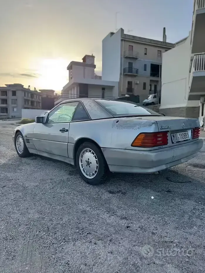 Usata Mercedes SL500 333 CV (244 kW) 1989 Grigio Cabrio