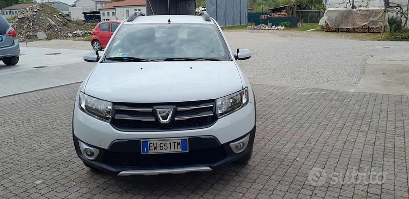 Usata Dacia Sandero Stepway 90 CV (66 kW) 2014 Bianco Berlina