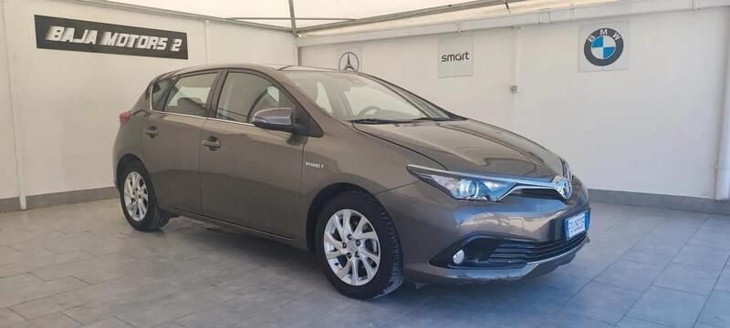 Grigio Usata 2018 Toyota Auris Hybrid Business Edition Tre volumi | 14.900 € - Immagine 1/4