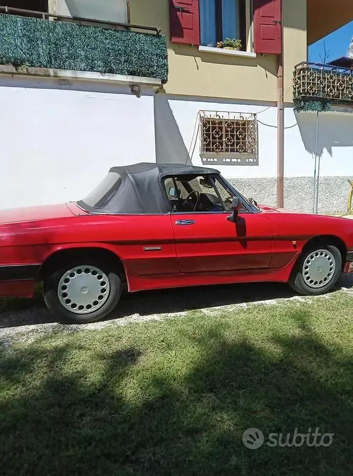 Usata Alfa Romeo Spider 125 CV (91 kW) 1989 Rosso Cabrio