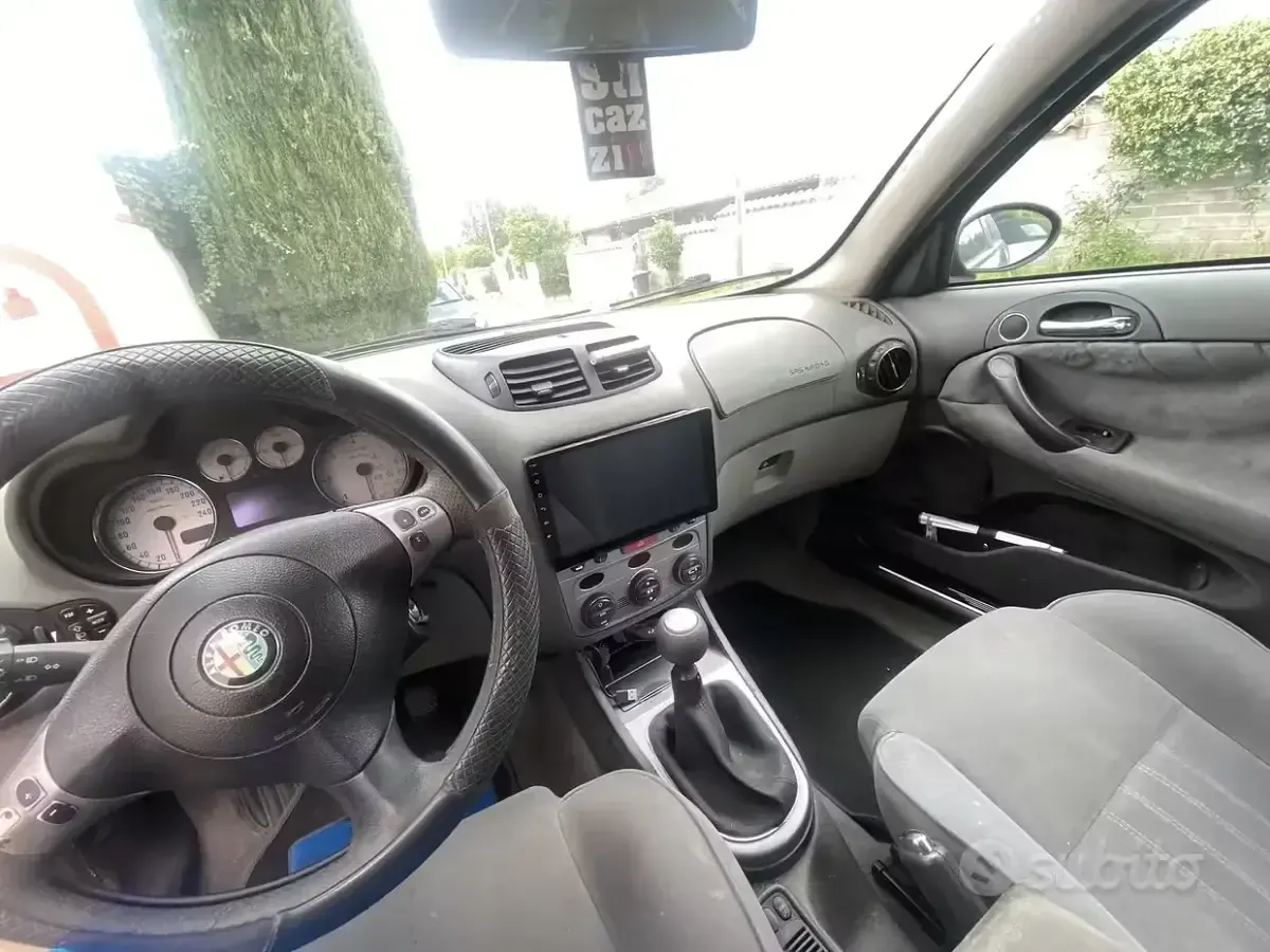 Usata Alfa Romeo 147 120 CV (88 kW) 2007 Nero Utilitaria