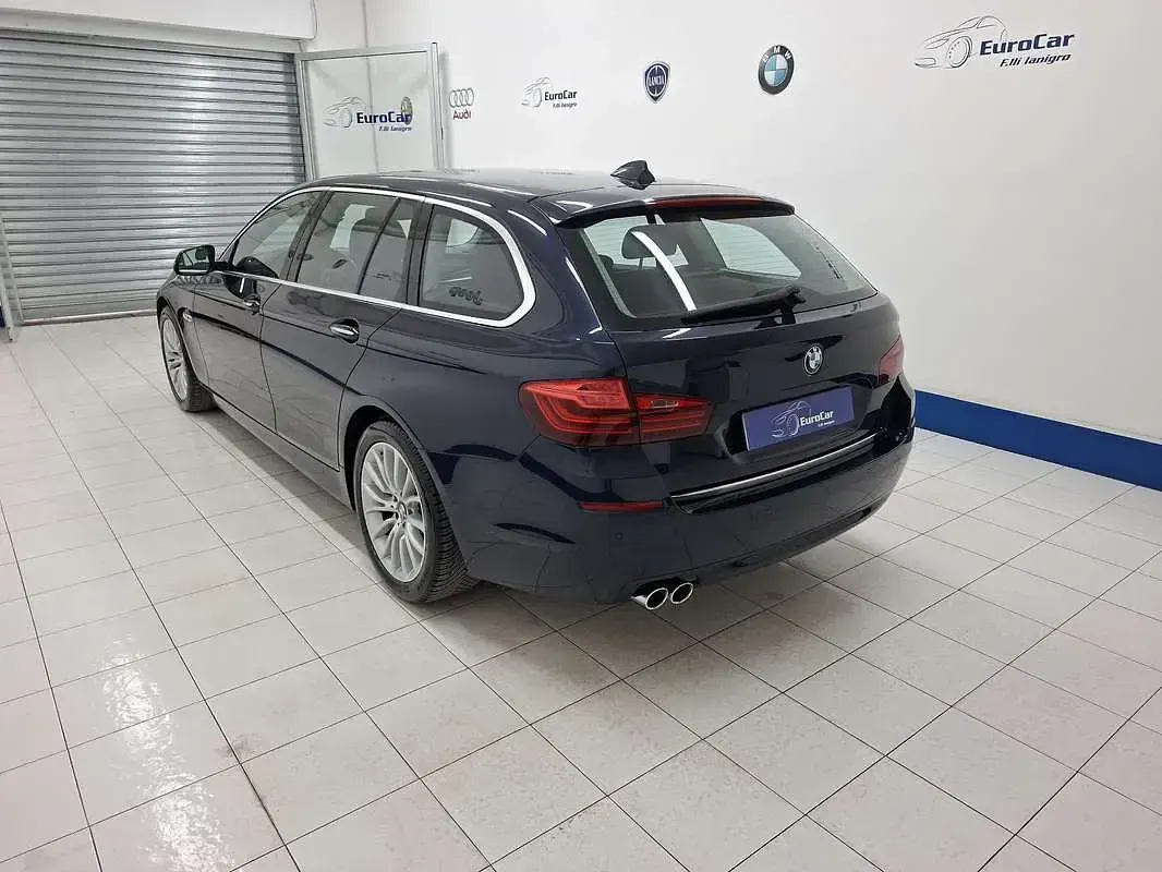 Usata BMW 520 Luxury Line 190 CV (139 kW) 2015 Blu/azzurro Station wagon