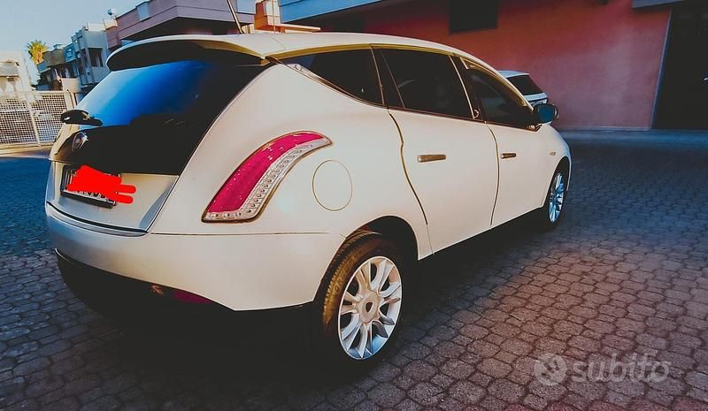 Usata Lancia Delta 120 CV (88 kW) 2009 Bianco Utilitaria
