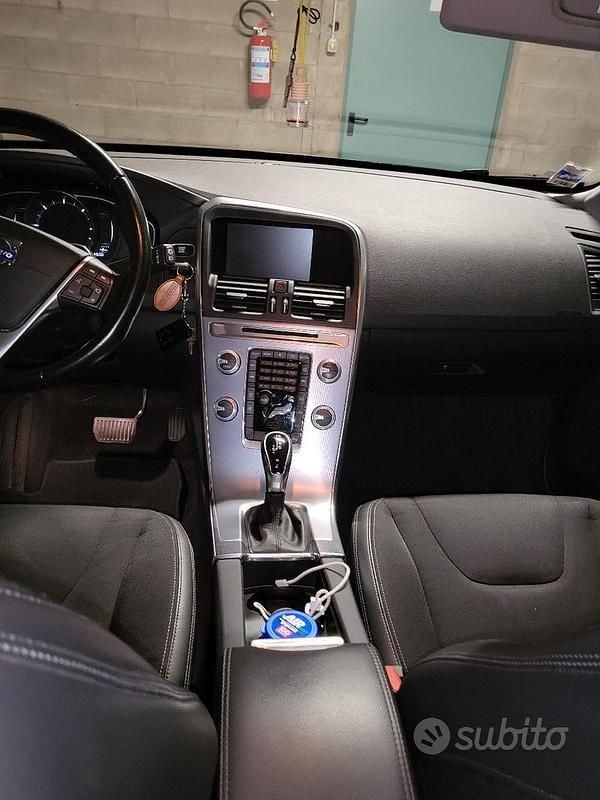 Usata Volvo XC60 150 CV (110 kW) 2017 Grigio SUV