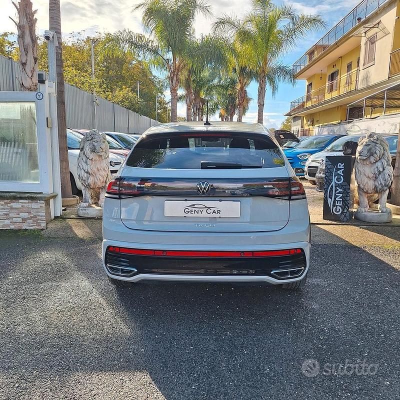 Usata VW Taigo R-line 110 CV (80 kW) 2023 Beige SUV