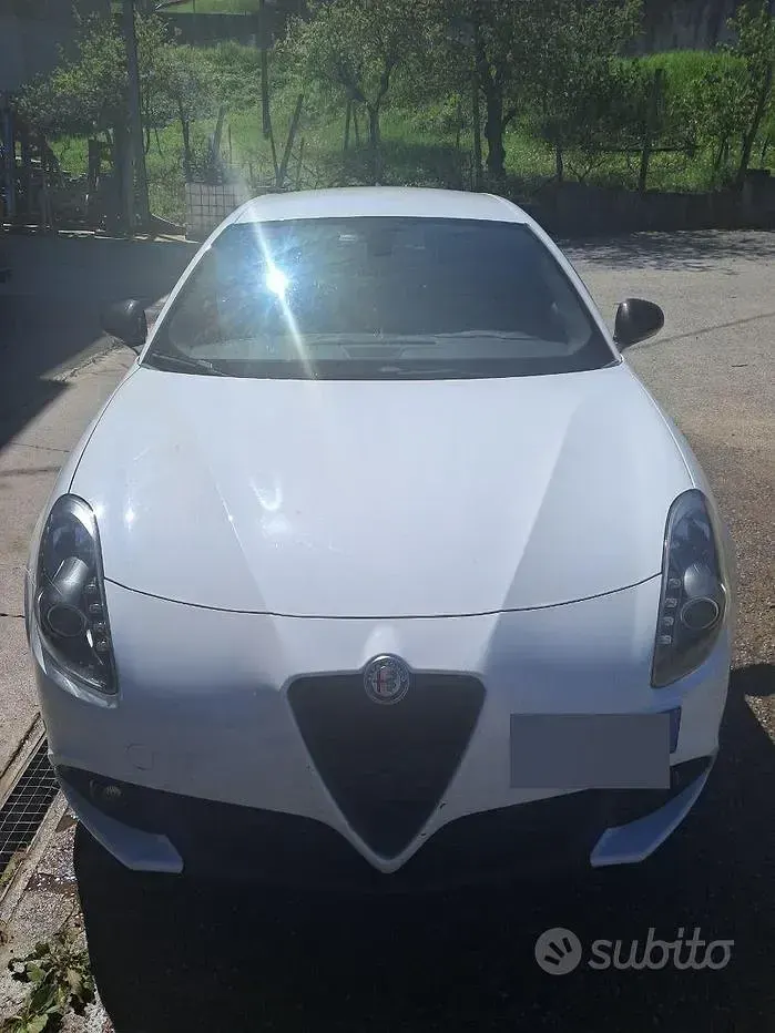 Usata Alfa Romeo Giulietta Tech Edition 120 CV (88 kW) 2019 Bianco Utilitaria