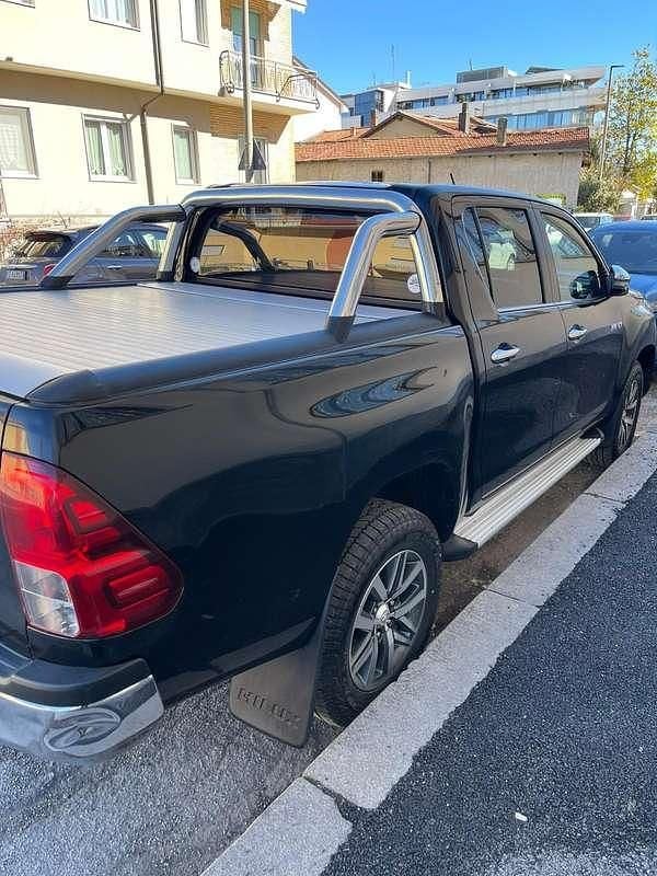 Usata Toyota HiLux Executive 150 CV (110 kW) 2018 Nero Pick-up